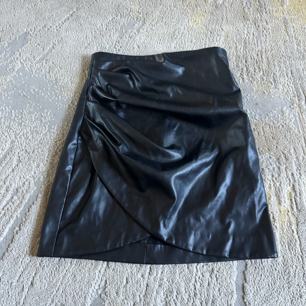 Zara faux leather mini skirt XS